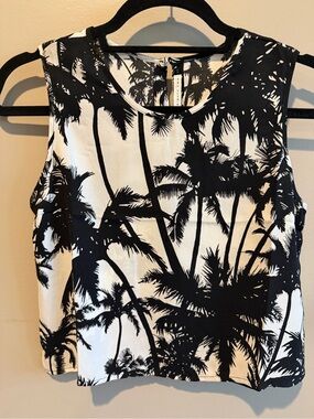 Three Eighty Two  Black & _White Sleeveless Palm-Print Crop Top -XS